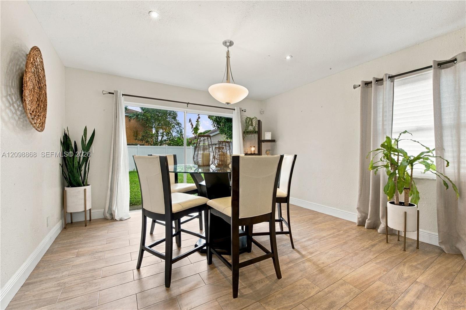 9600 Encino Street Property Photo 12