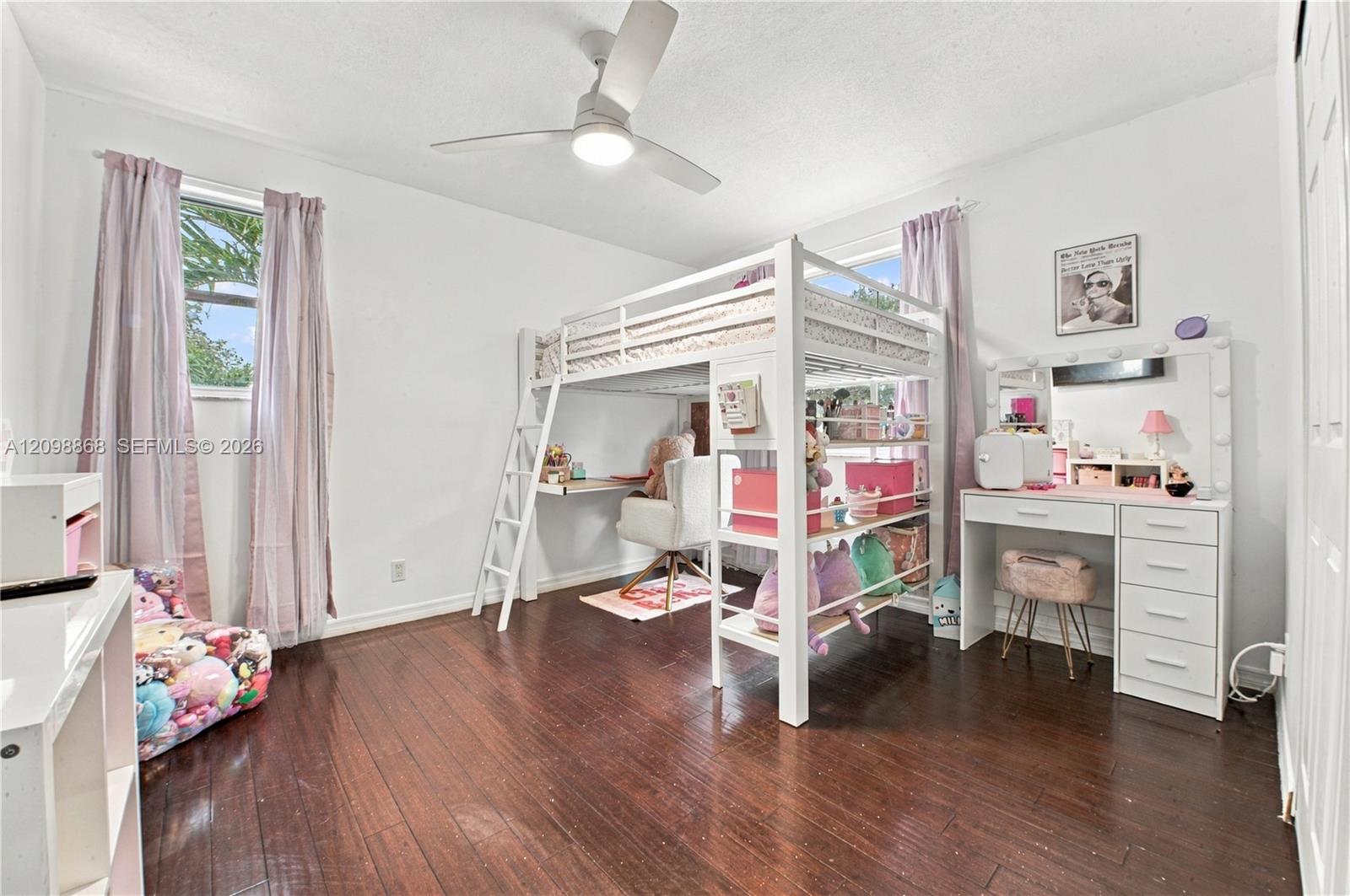 9600 Encino Street Property Photo 17