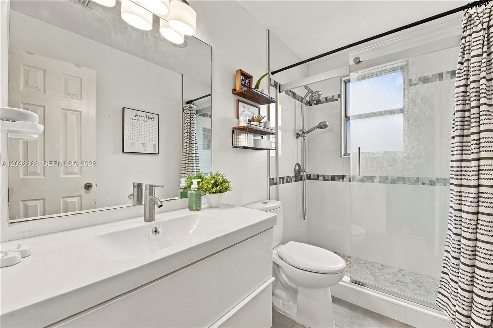 9600 Encino Street Property Photo 21