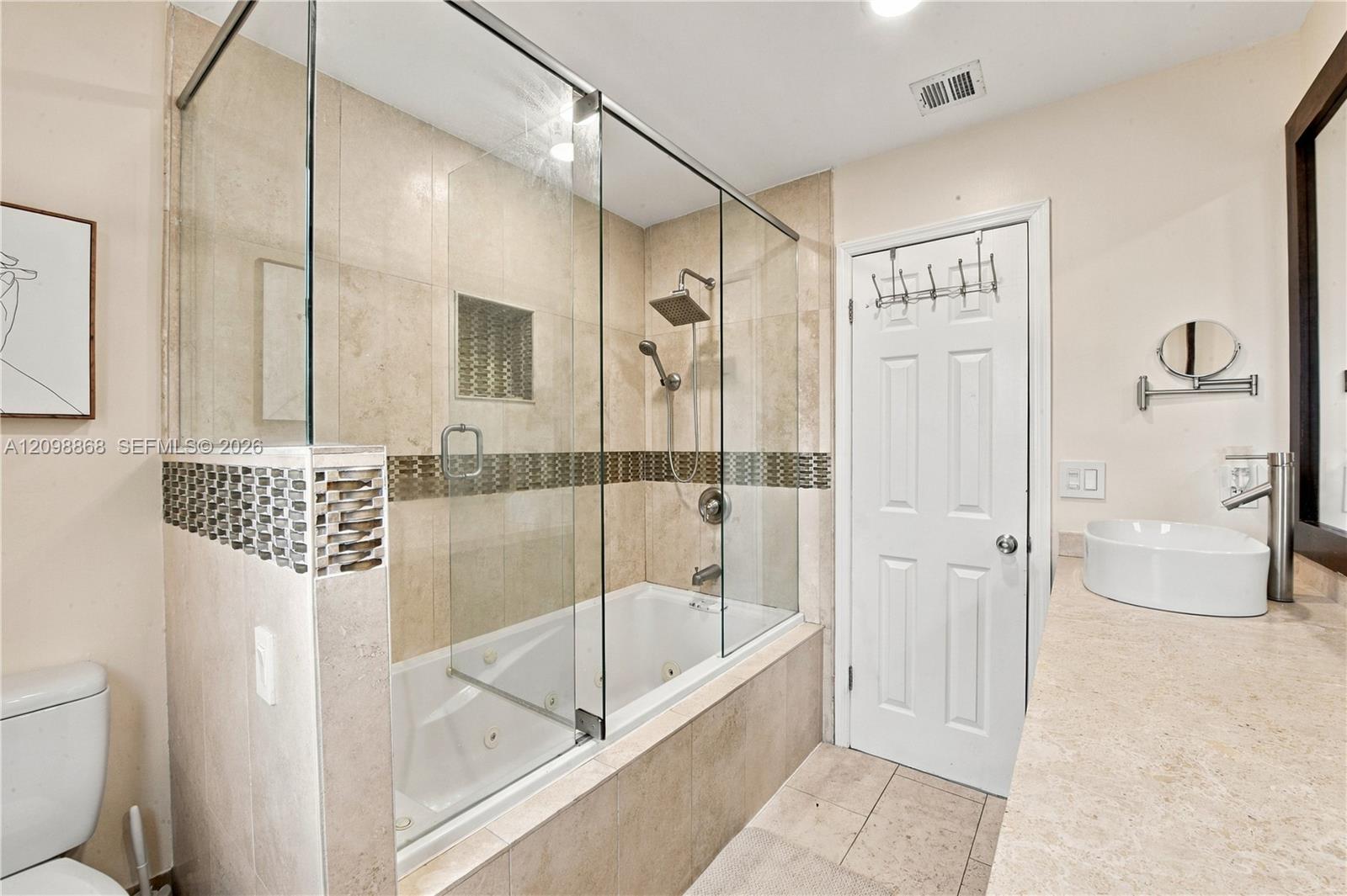 9600 Encino Street Property Photo 26