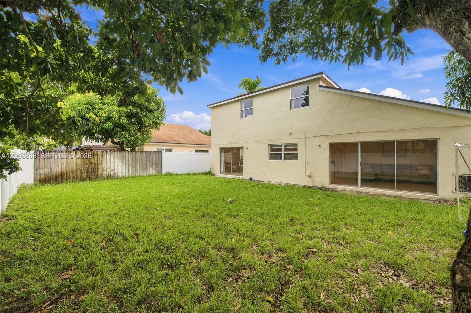 9600 Encino Street Property Photo 29