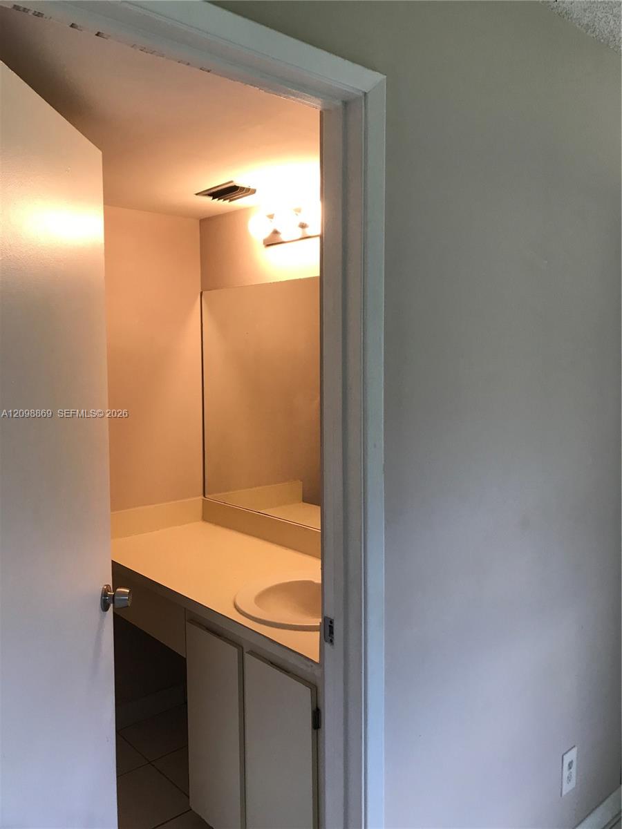 8750 N Sherman Circle 206 Property Photo 11
