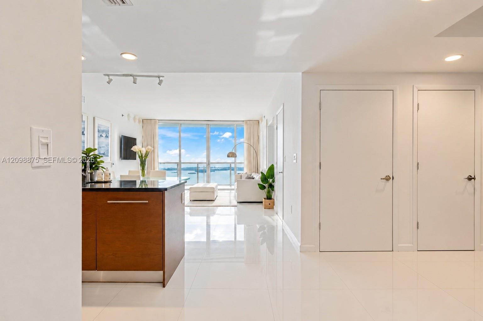 465 Brickell Avenue 5105 Property Photo 1