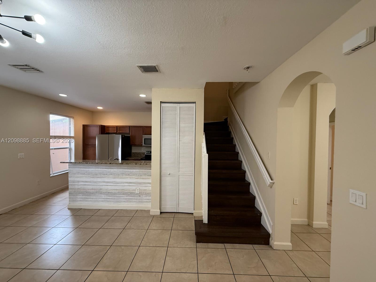 A12098885 Property Photo 7