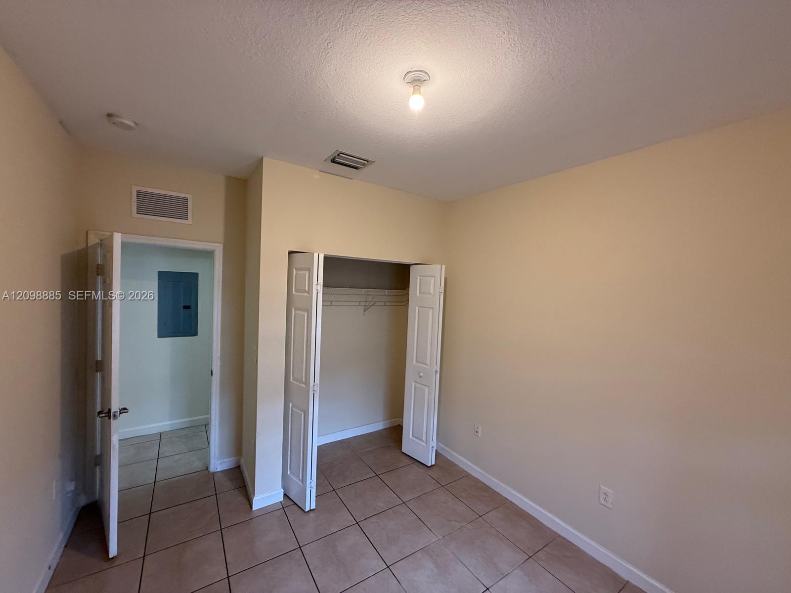 A12098885 Property Photo 8