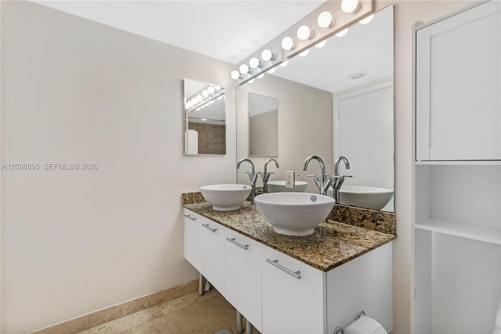 41 Se 5th Street 811 Property Photo 16
