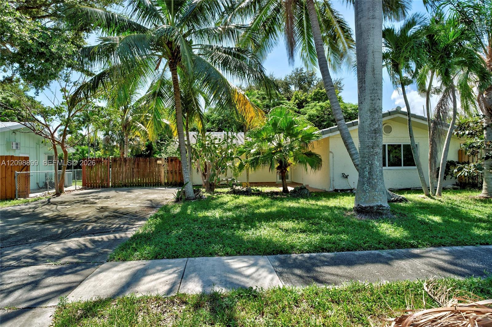 1176 Sw 4th Street Property Photo 1