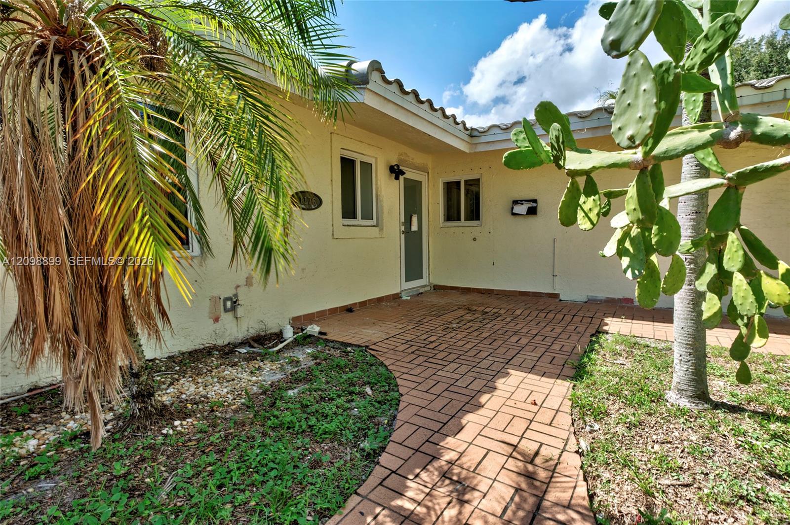 1176 Sw 4th Street Property Photo 2