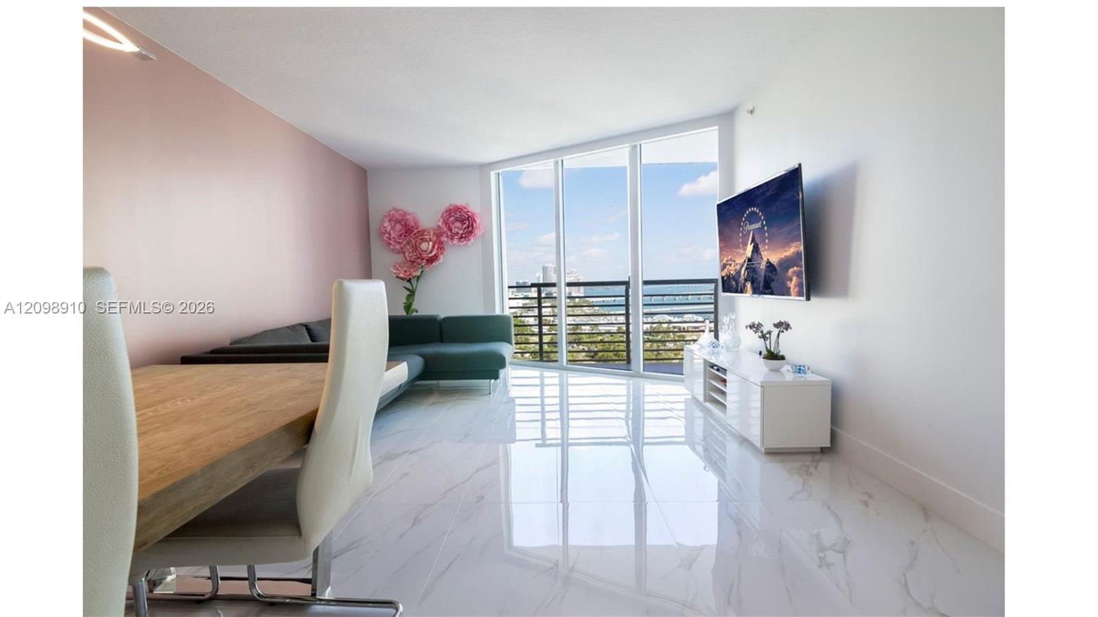 325 S Biscayne Boulevard 2624 Property Photo 1