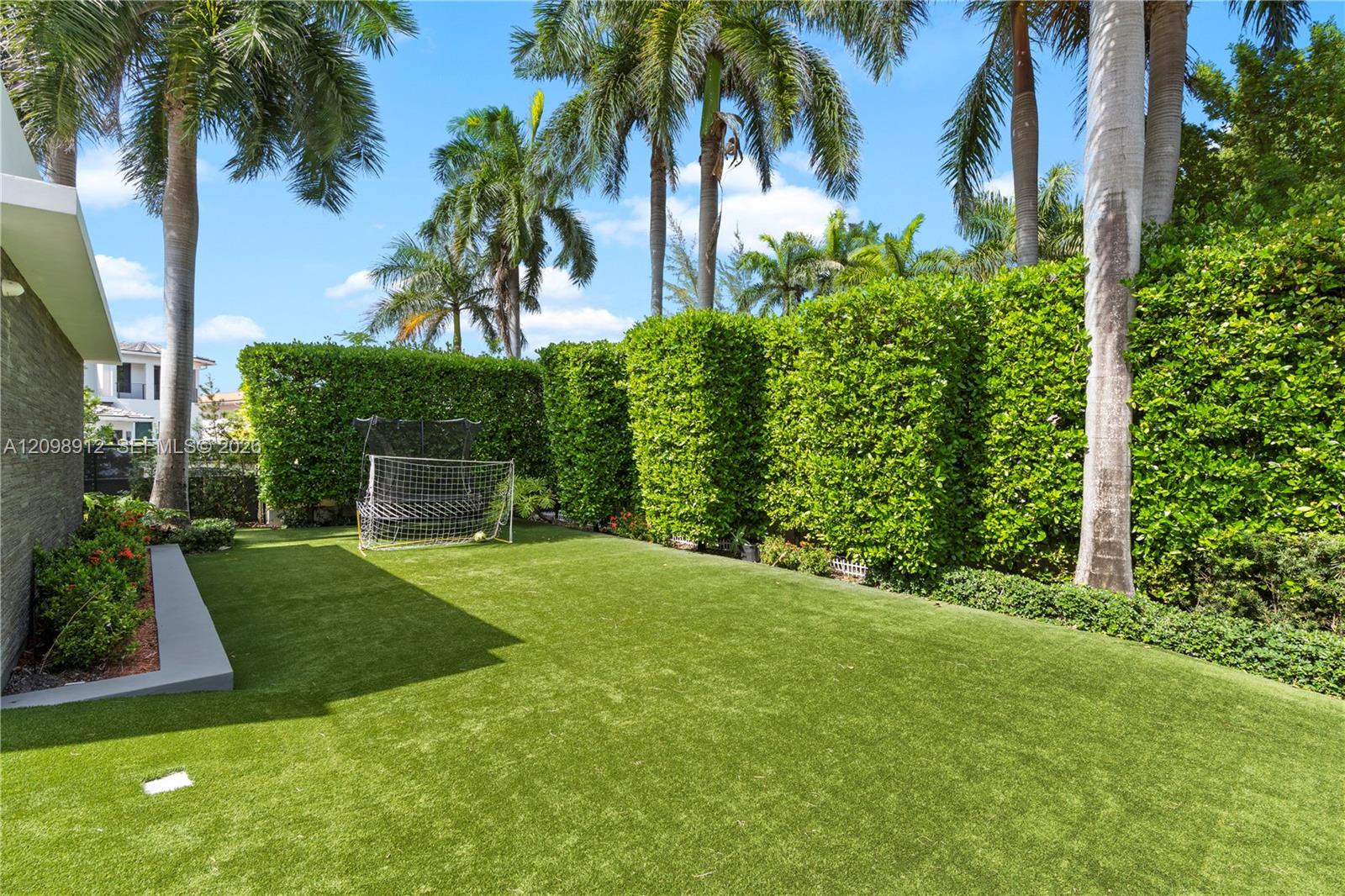 224 S Island Property Photo 8