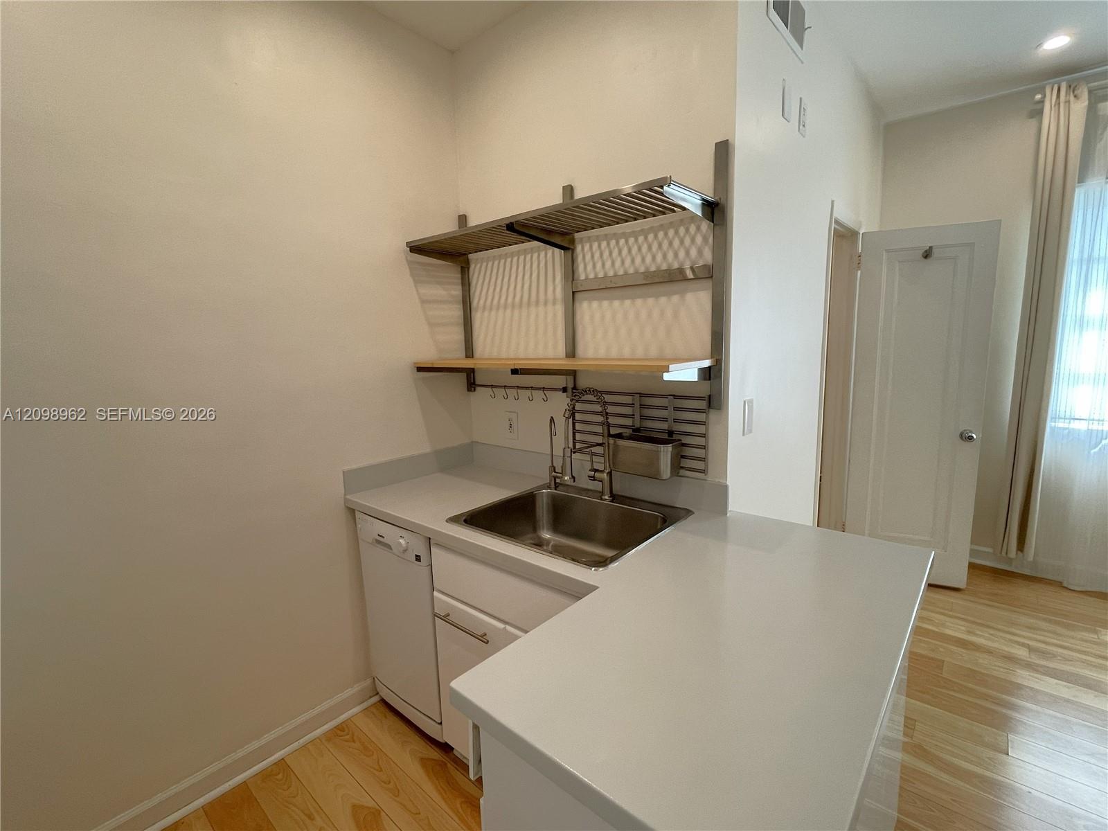 1211 Pennsylvania Avenue E1 Property Photo 4