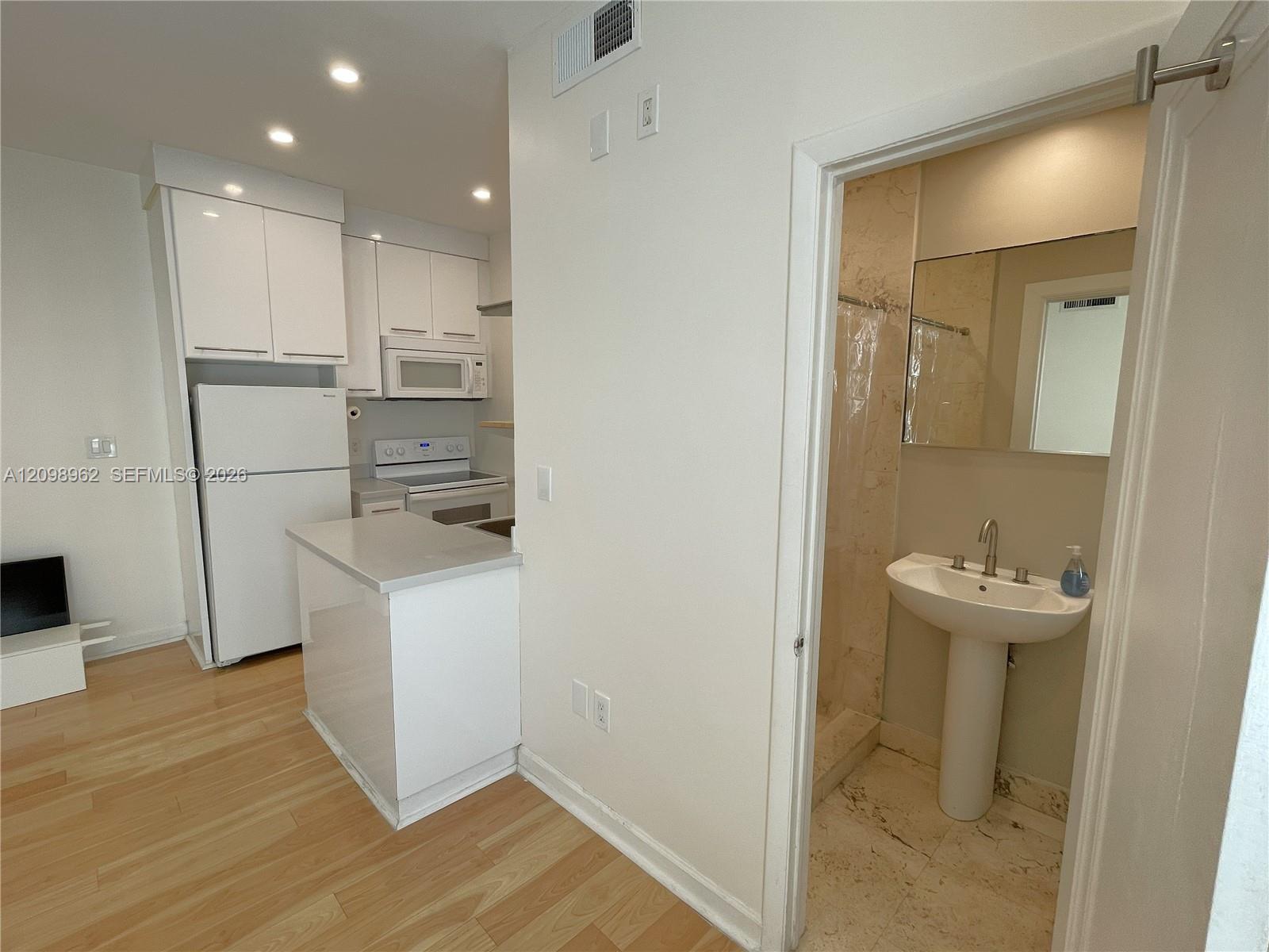 1211 Pennsylvania Avenue E1 Property Photo 6