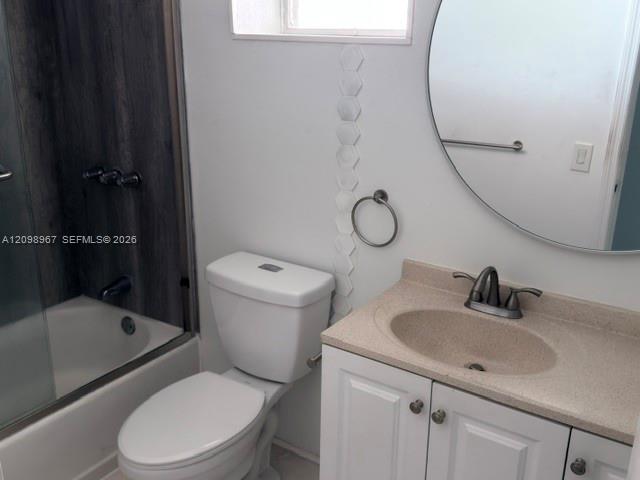 462 Golden Isles Drive 203 Property Photo 8