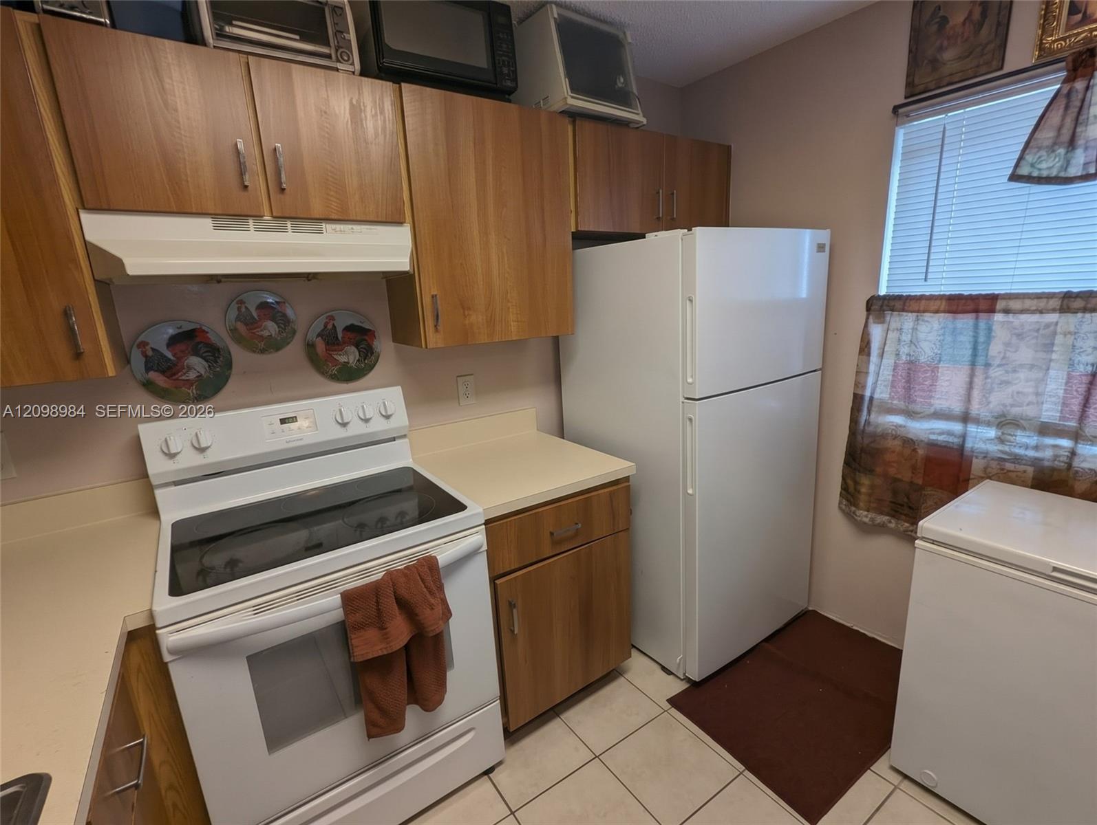 8740 N Sherman Circle 401 Property Photo 4