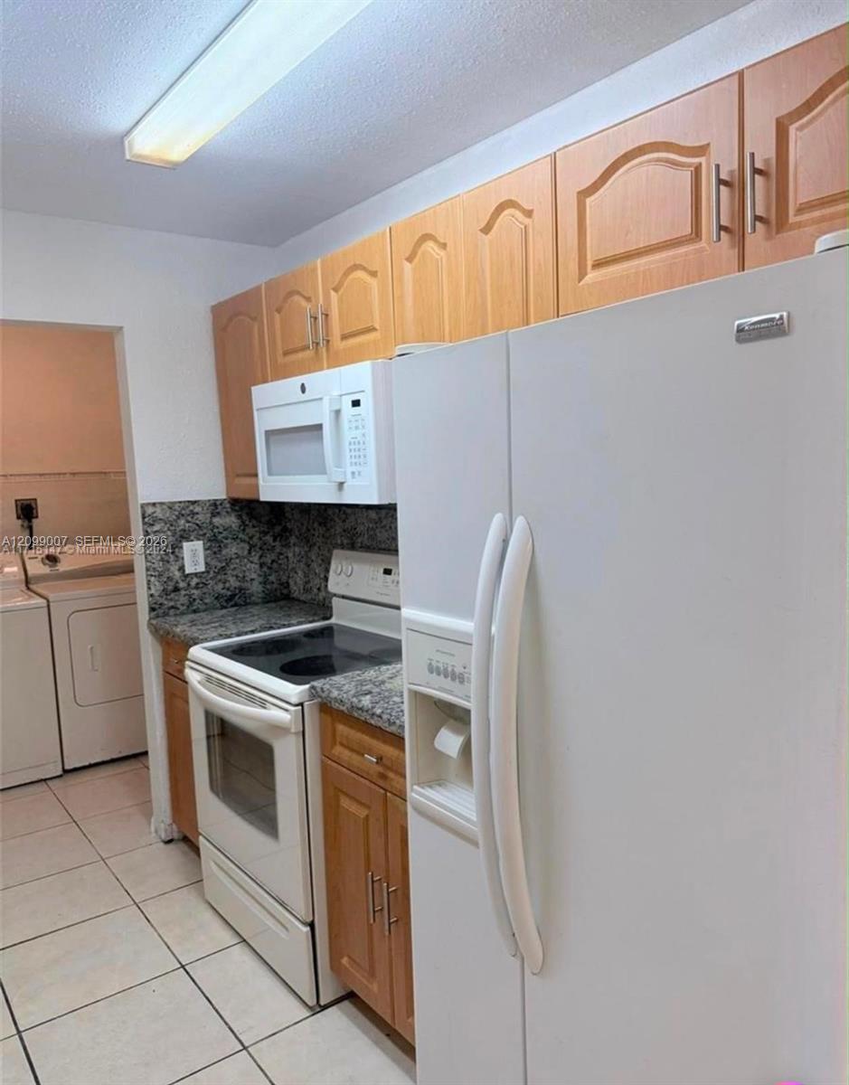 2870 Nw 55th Avenue 2b Property Photo 1