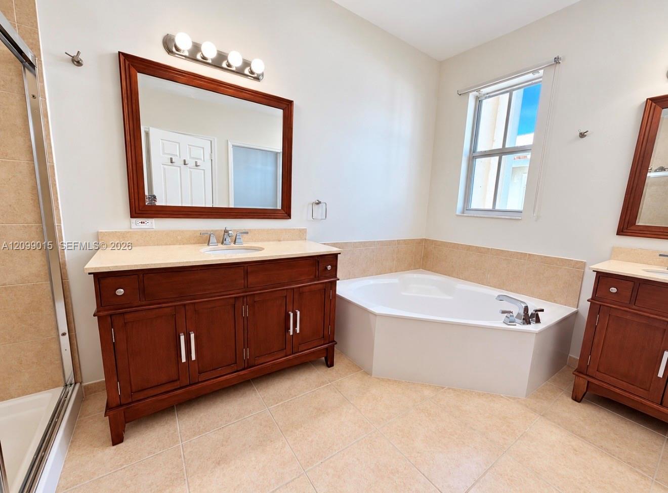 10711 Nw 75th Lane Property Photo 14