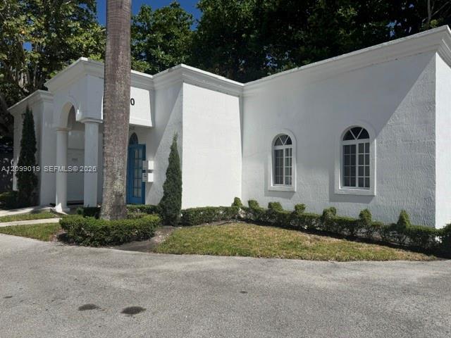 2520 S Dixie Highway Property Photo 2