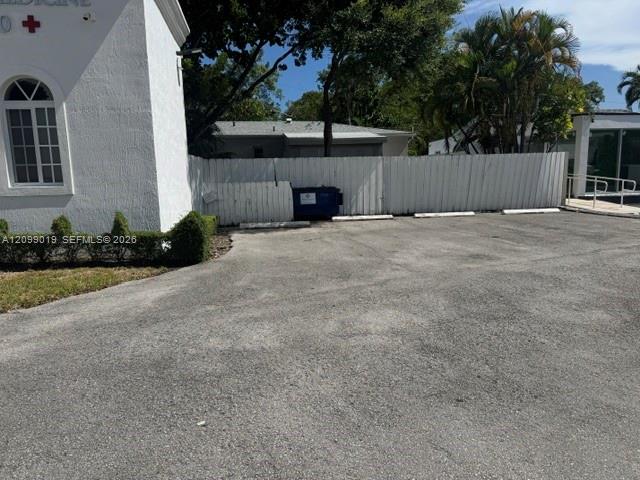 2520 S Dixie Highway Property Photo 3