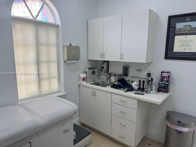 2520 S Dixie Highway Property Photo 6