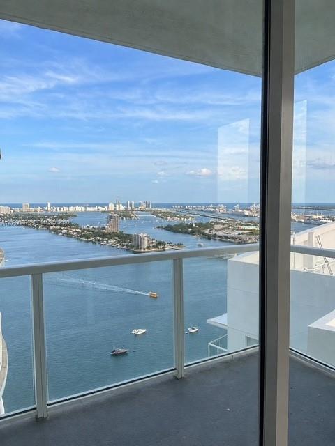 1900 N Bayshore Drive 4203 Property Photo 1