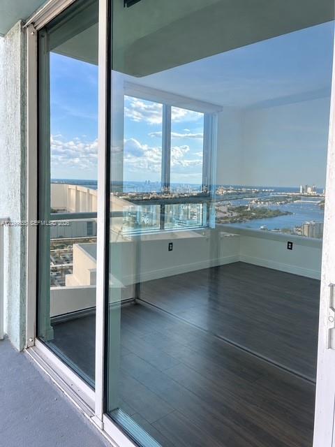 1900 N Bayshore Drive 4203 Property Photo 2