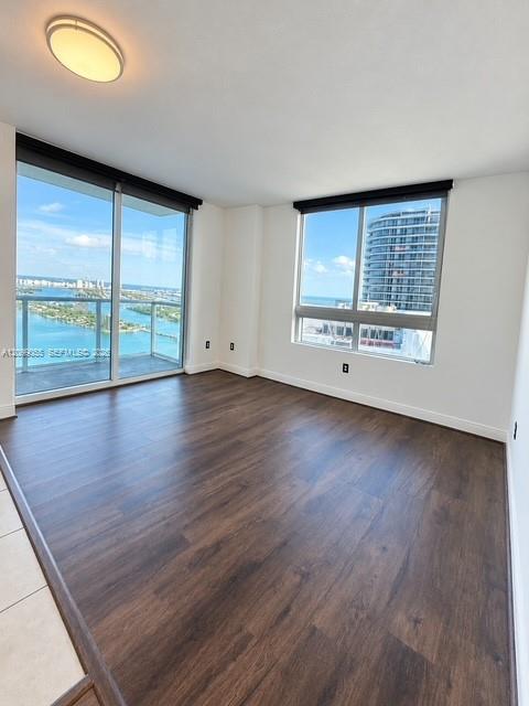 1900 N Bayshore Drive 4203 Property Photo 3