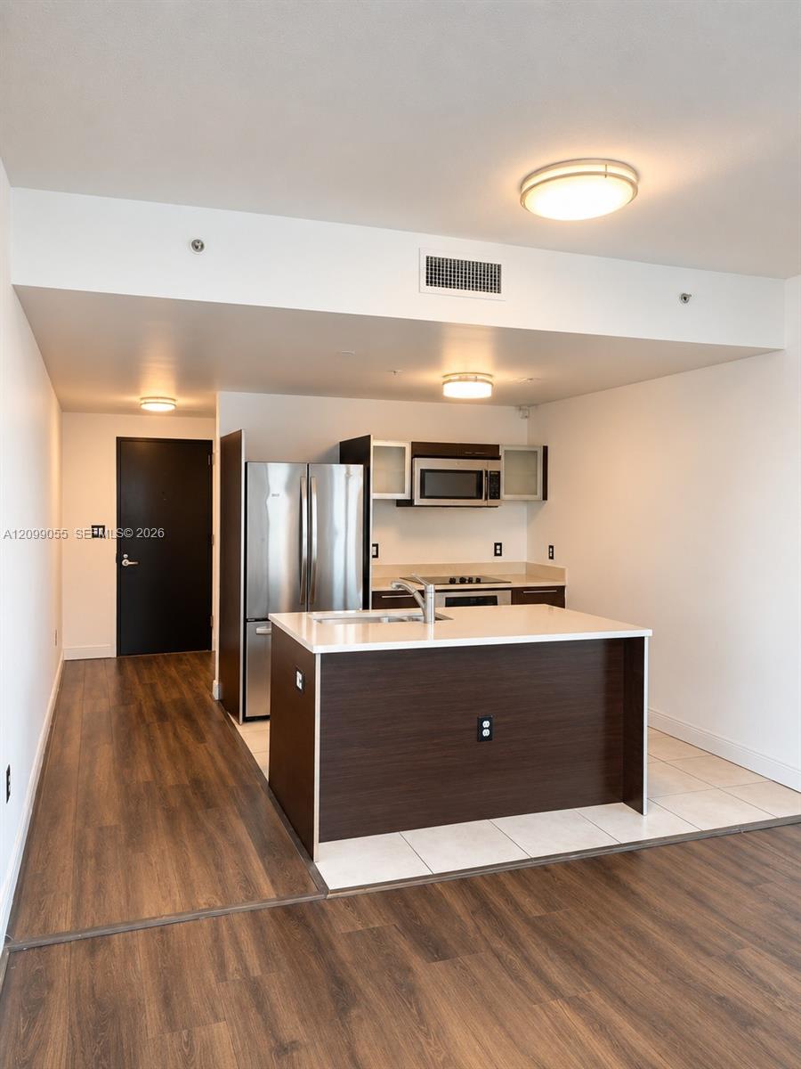 1900 N Bayshore Drive 4203 Property Photo 4