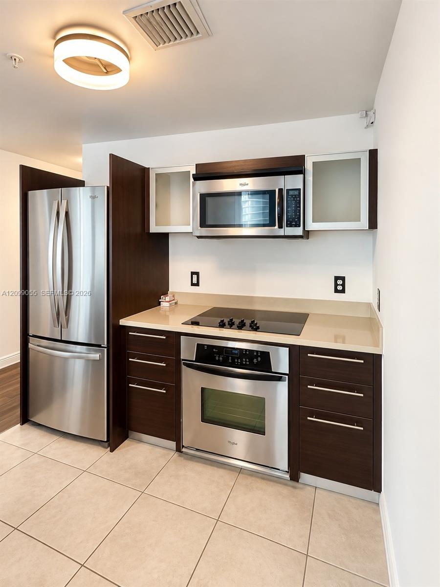 1900 N Bayshore Drive 4203 Property Photo 5