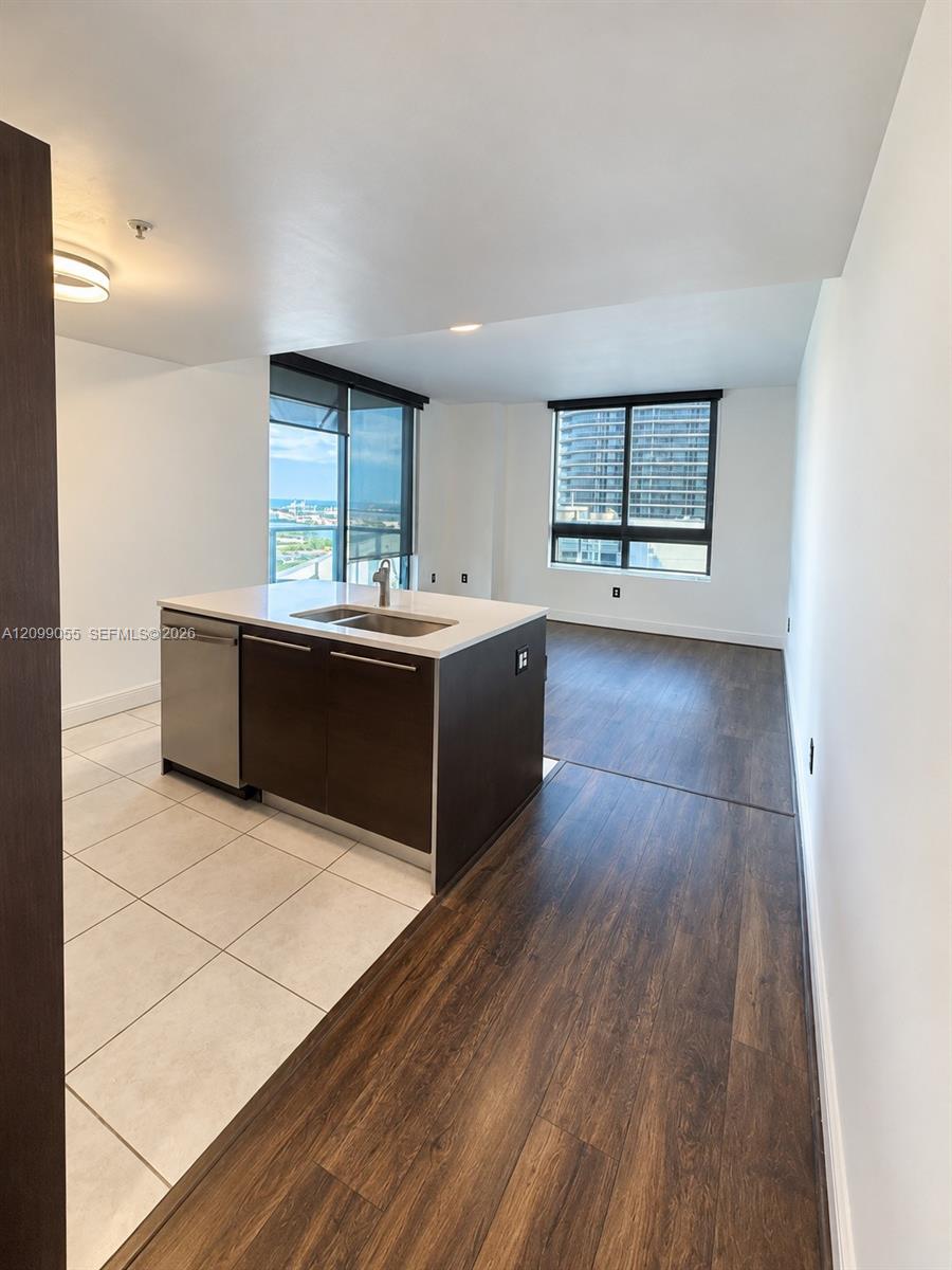 1900 N Bayshore Drive 4203 Property Photo 7
