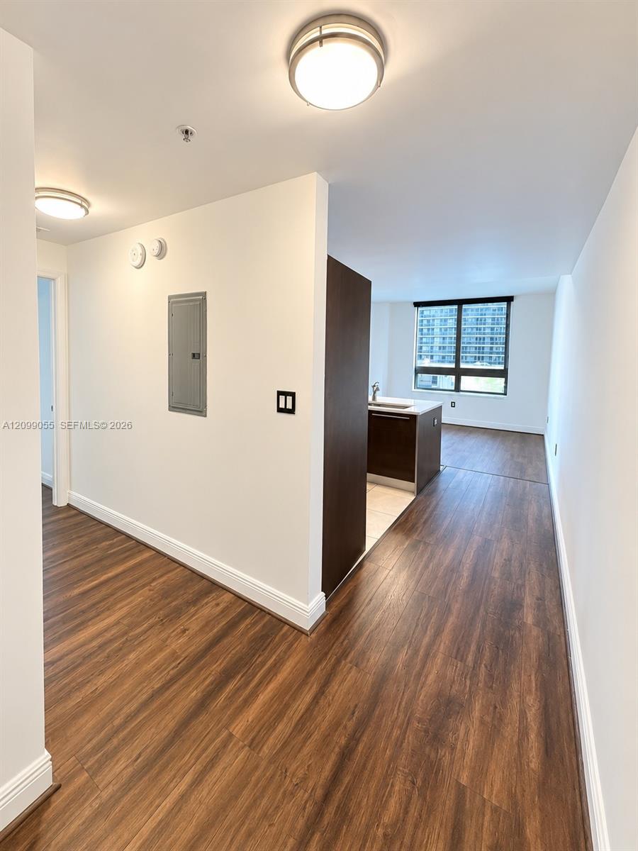 1900 N Bayshore Drive 4203 Property Photo 8