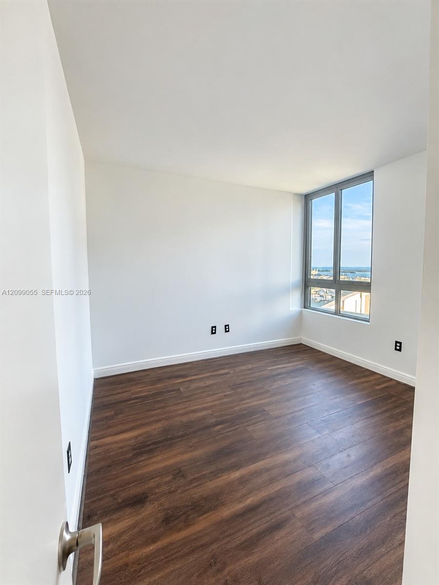 1900 N Bayshore Drive 4203 Property Photo 12