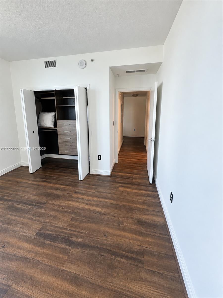 1900 N Bayshore Drive 4203 Property Photo 13