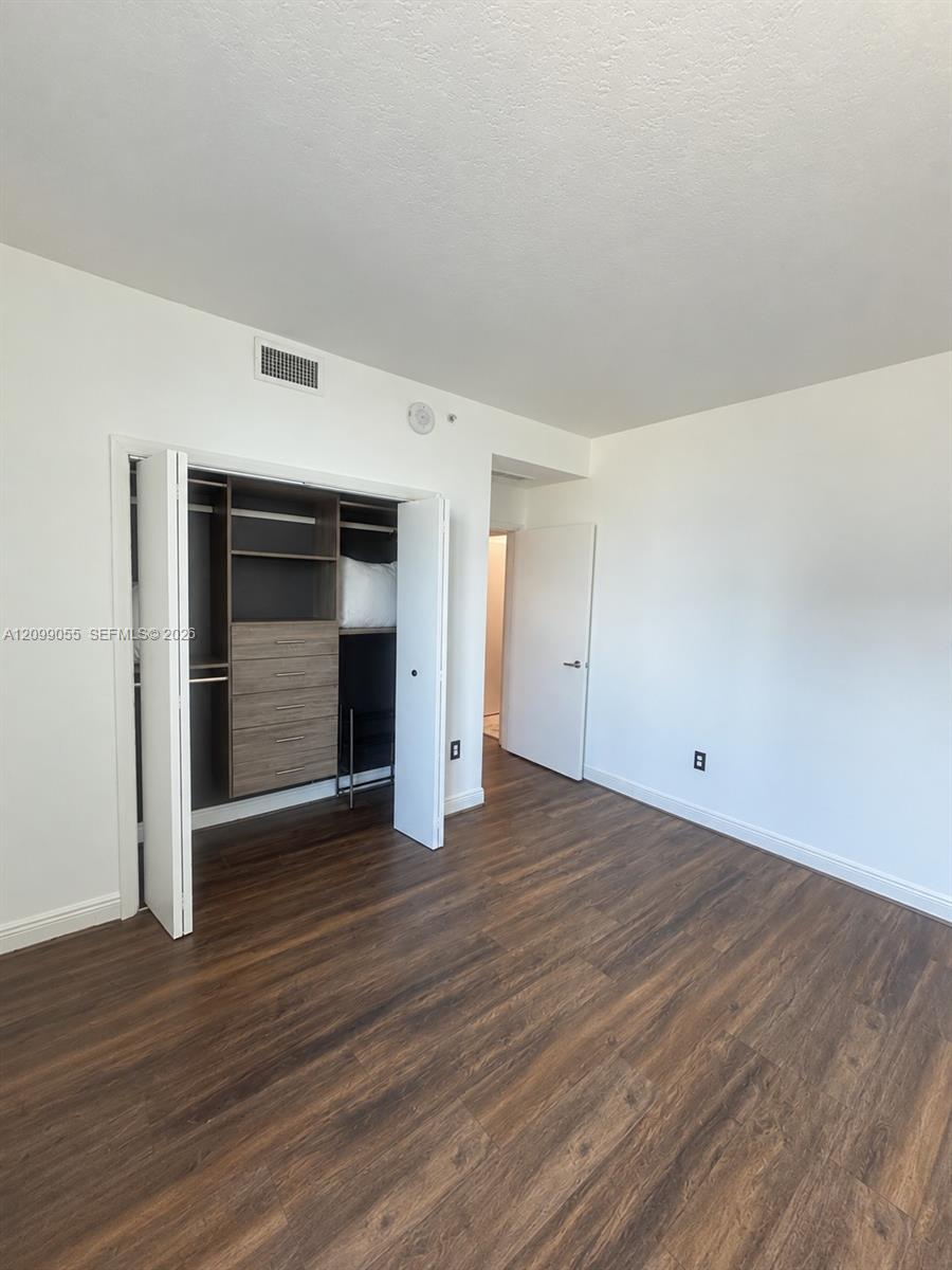 1900 N Bayshore Drive 4203 Property Photo 14