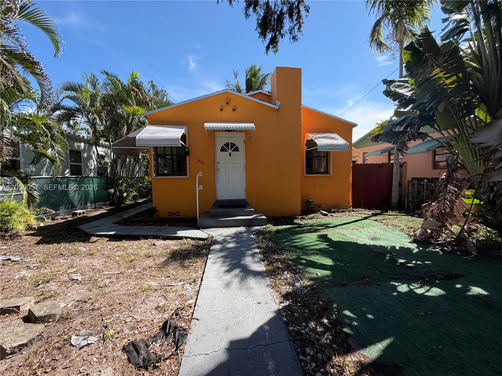 1932 Adams Street Property Photo 1