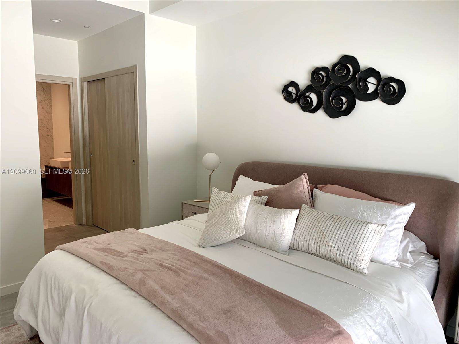 1000 Brickell Plaza 1805 Property Photo 6