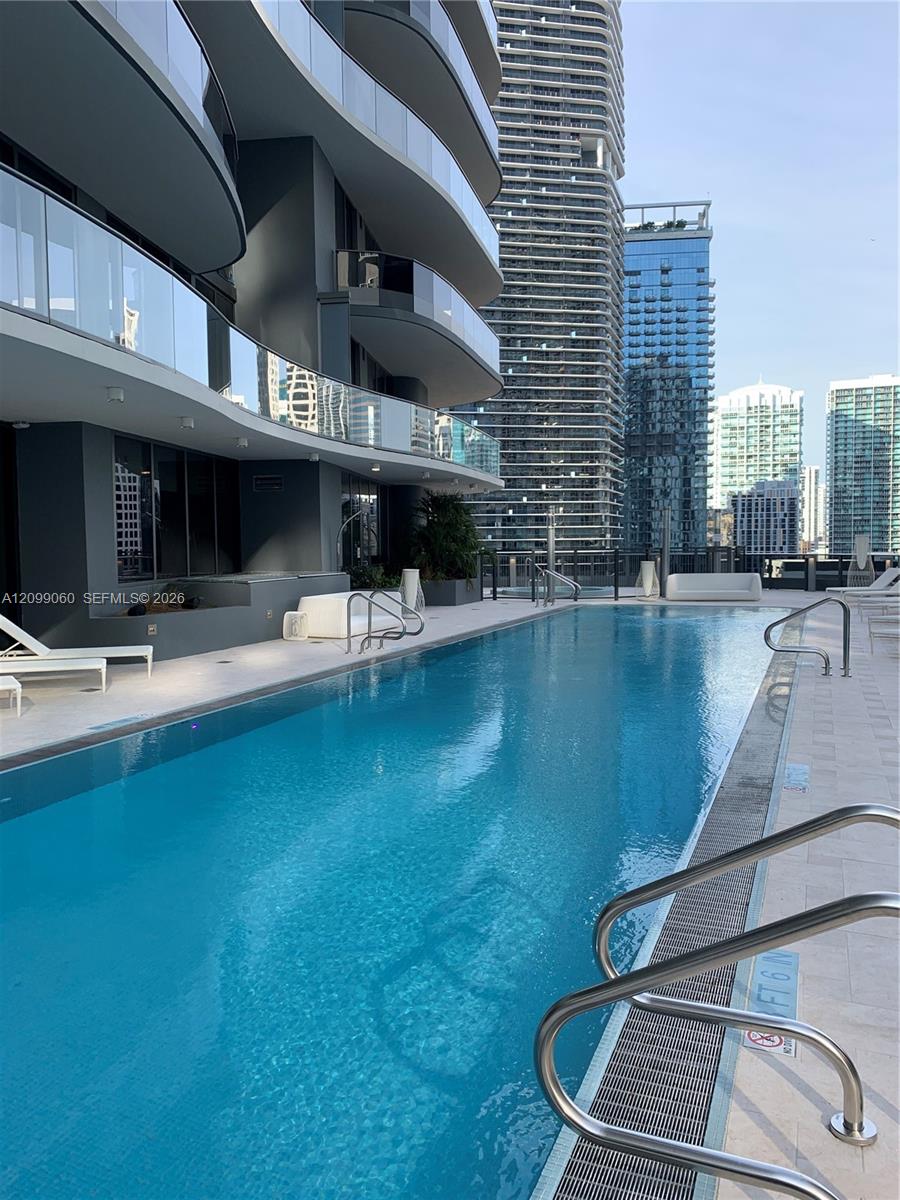 1000 Brickell Plaza 1805 Property Photo 23