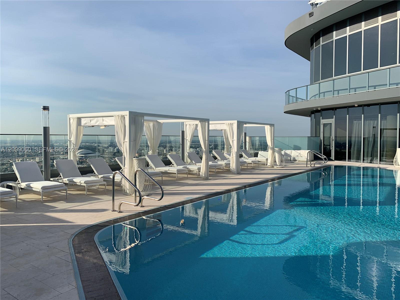 1000 Brickell Plaza 1805 Property Photo 28