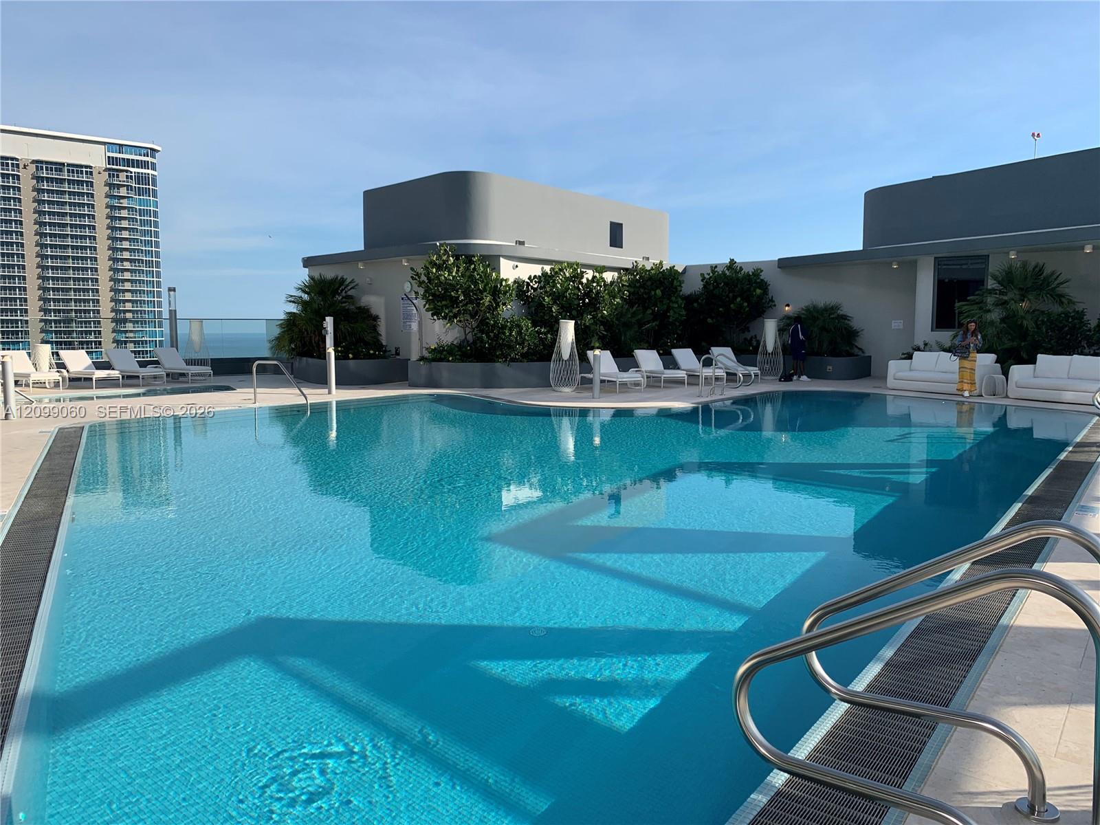 1000 Brickell Plaza 1805 Property Photo 30