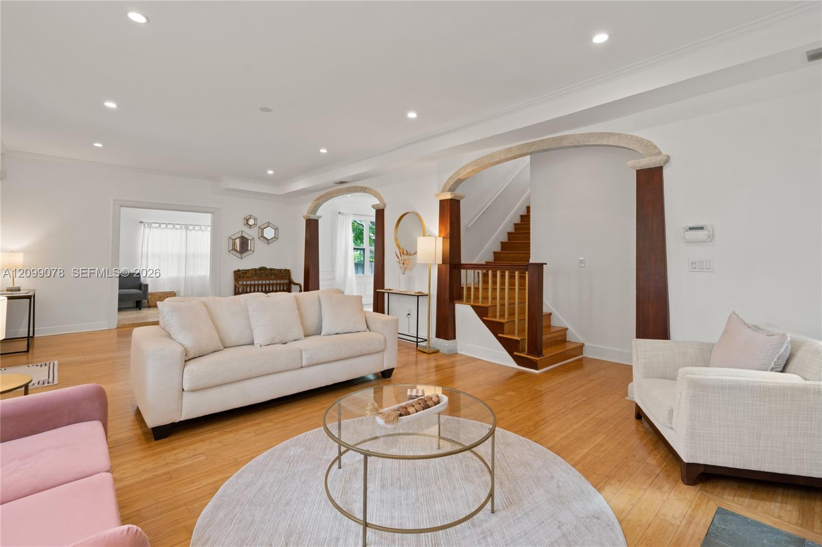 120 Ne 44th Street Property Photo 6