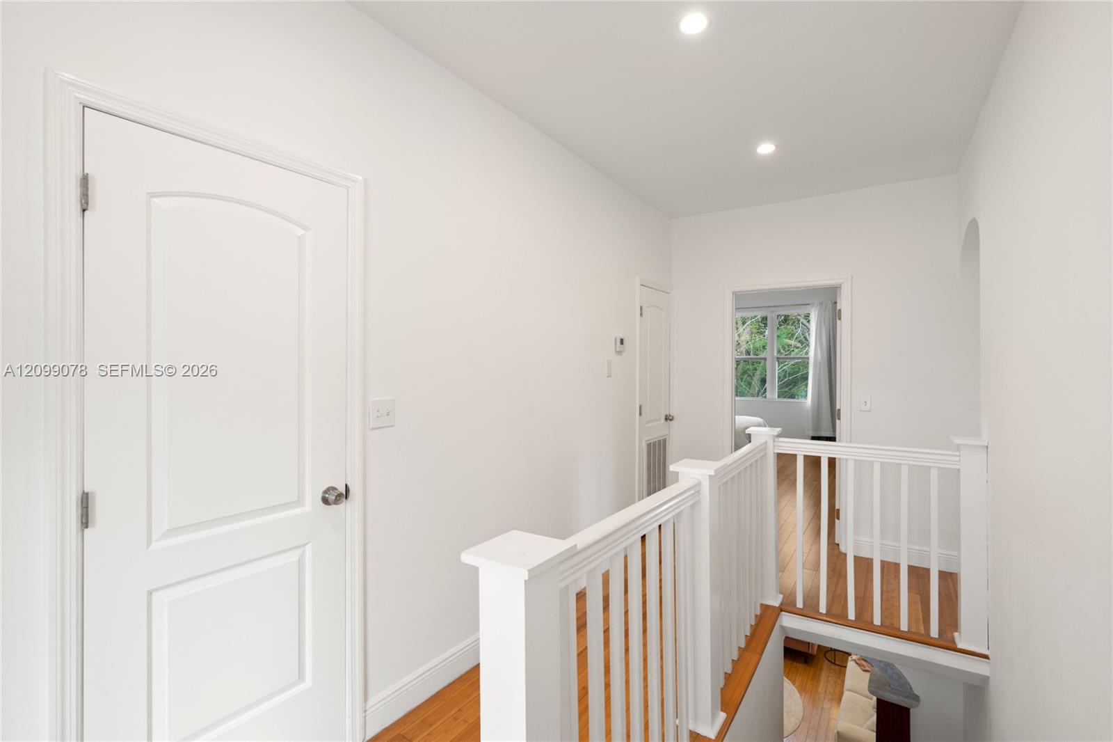 120 Ne 44th Street Property Photo 15