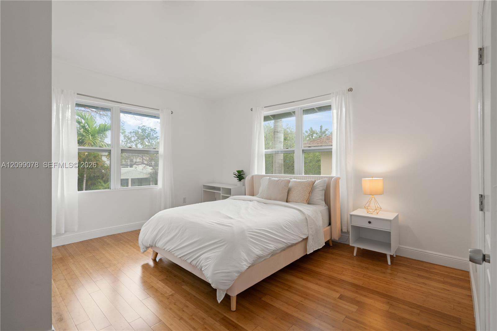 120 Ne 44th Street Property Photo 16