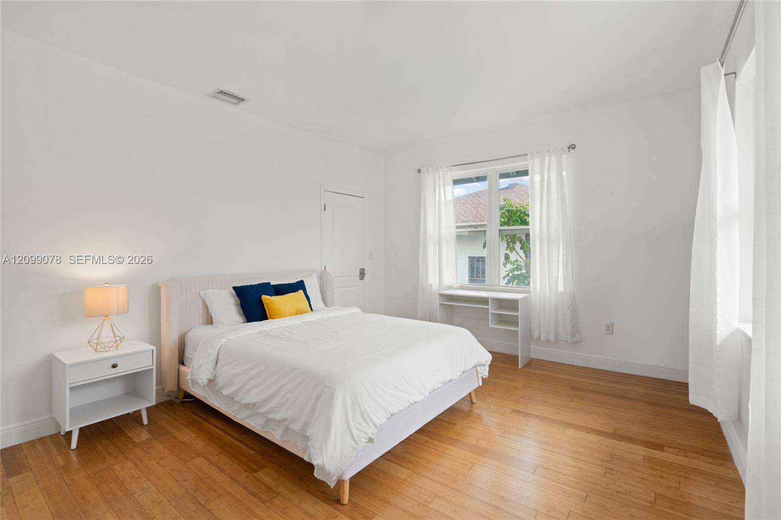120 Ne 44th Street Property Photo 18