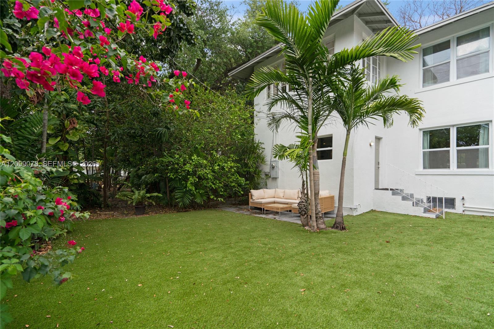 120 Ne 44th Street Property Photo 31