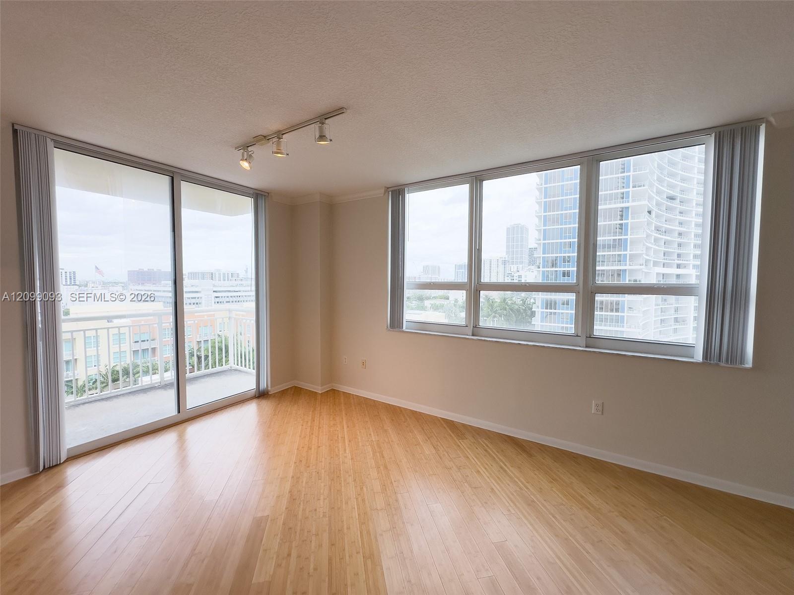 2000 N Bayshore Drive 1101 Property Photo 3