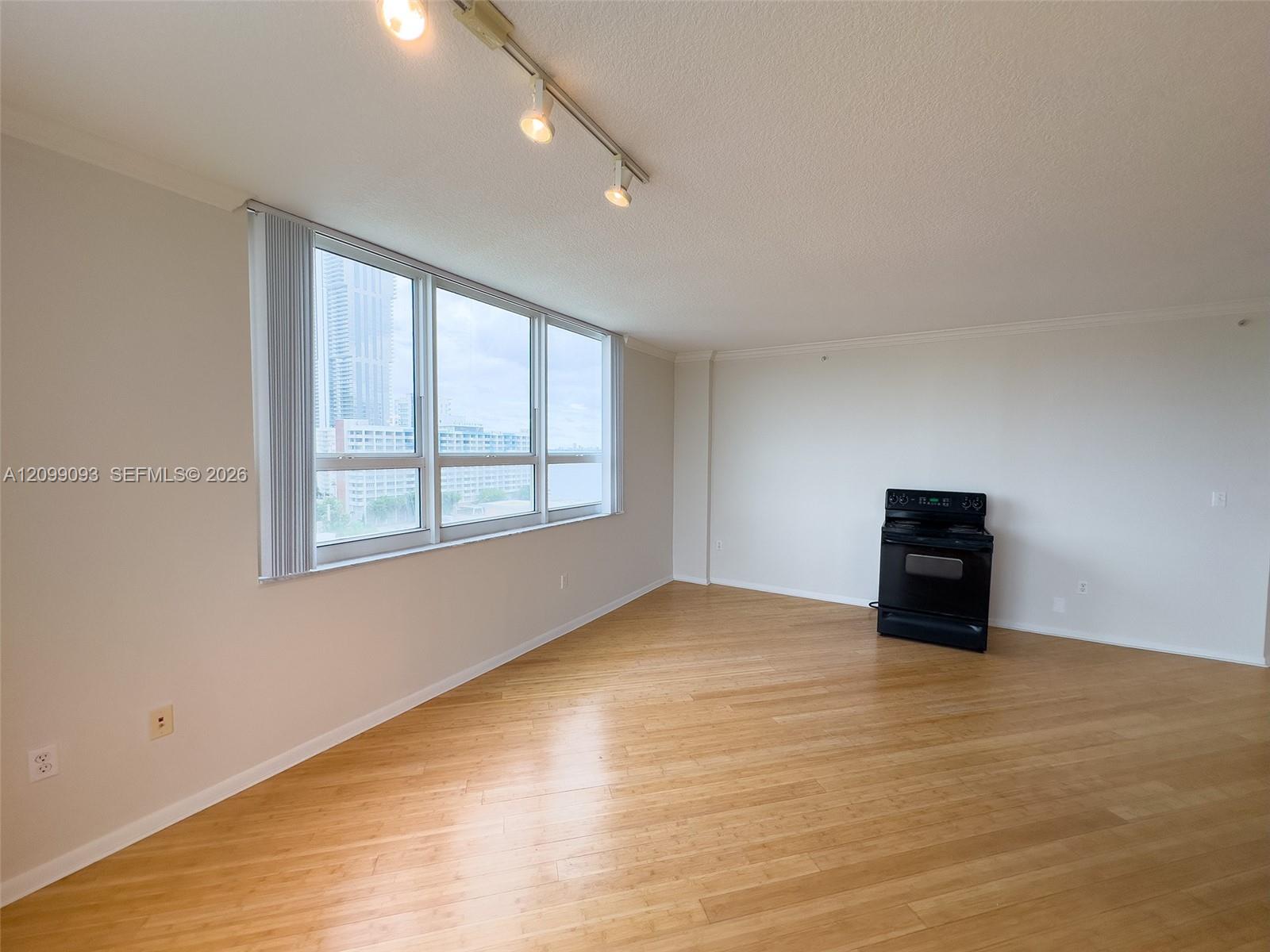 2000 N Bayshore Drive 1101 Property Photo 4