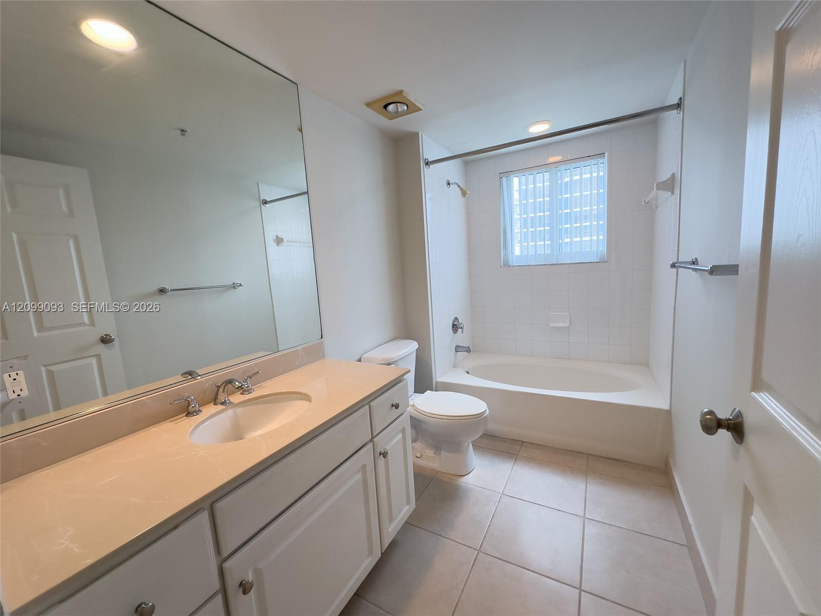 2000 N Bayshore Drive 1101 Property Photo 15