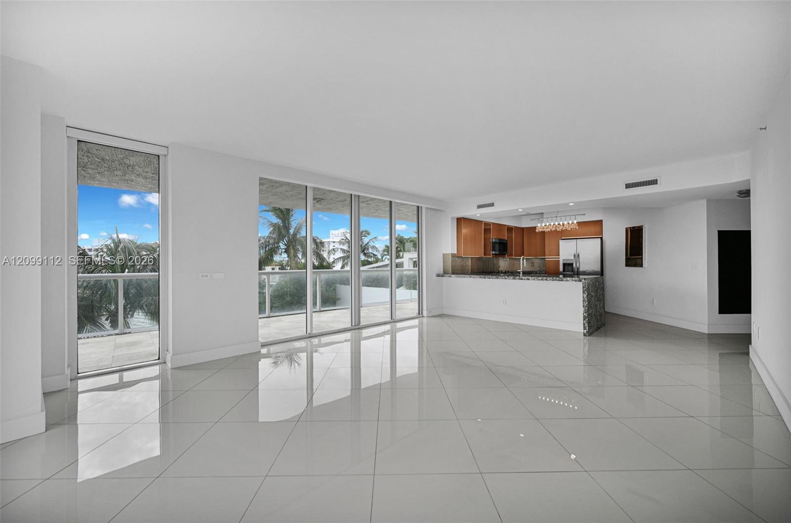 10 Venetian Way 404 Property Photo 3