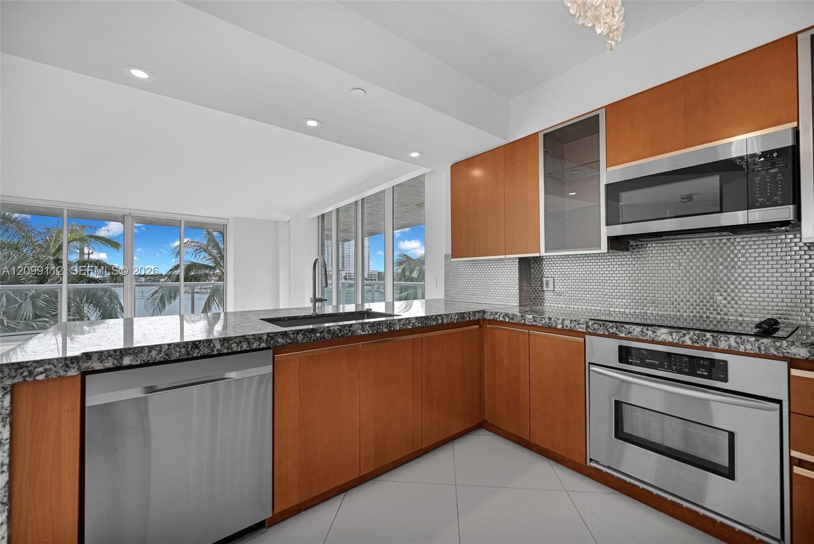 10 Venetian Way 404 Property Photo 5