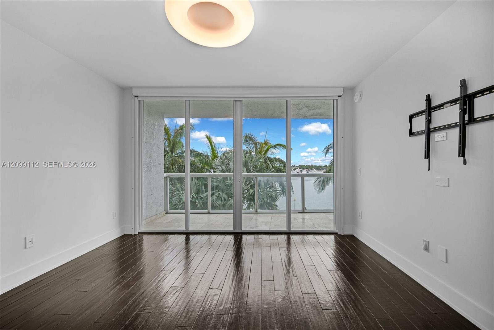 10 Venetian Way 404 Property Photo 10