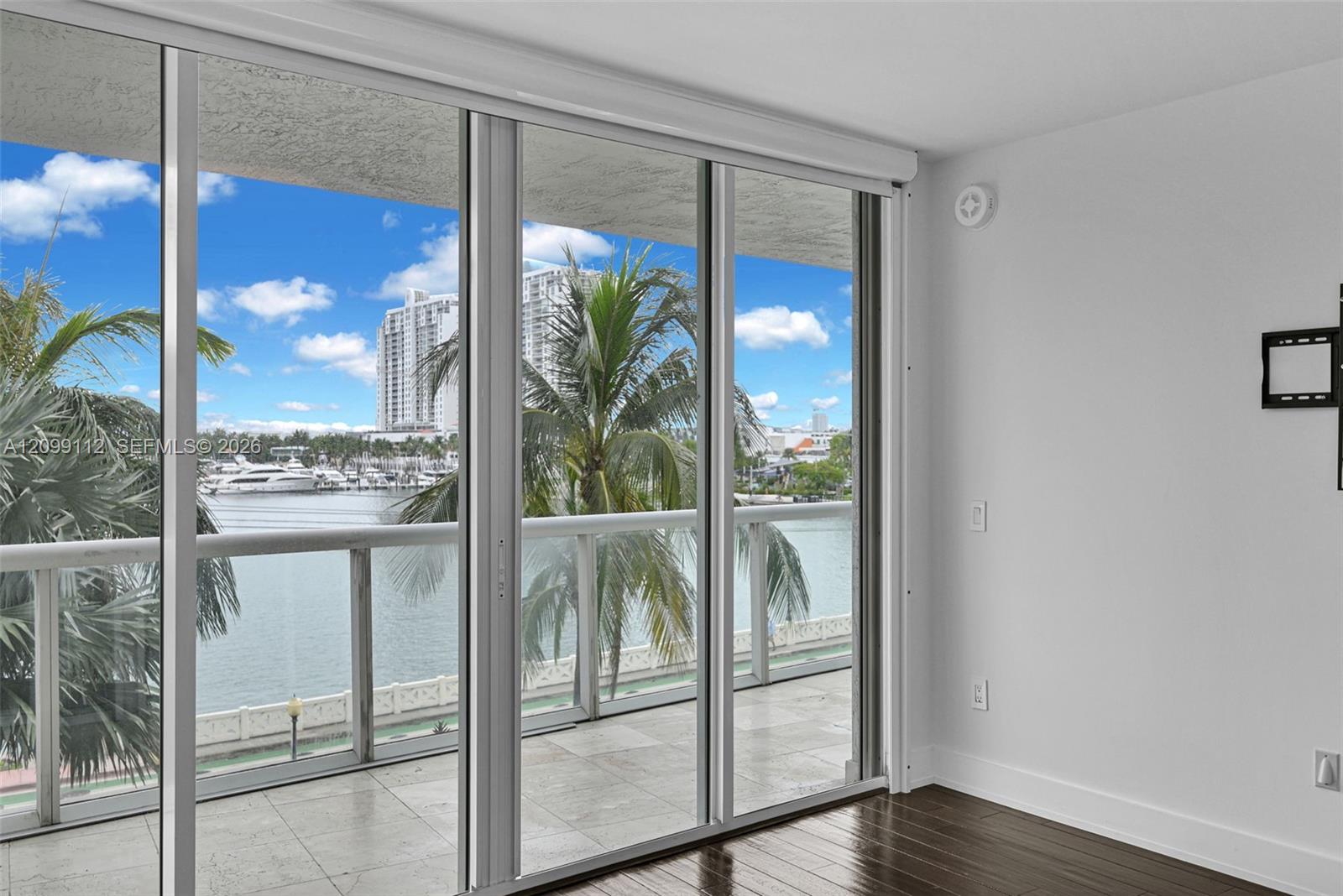 10 Venetian Way 404 Property Photo 12